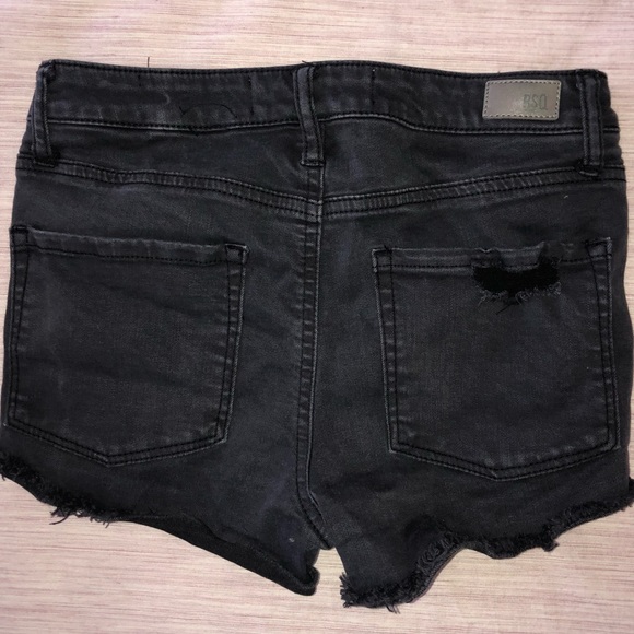 Tillys (RSQ) Black Jean Shorts - Picture 2 of 3